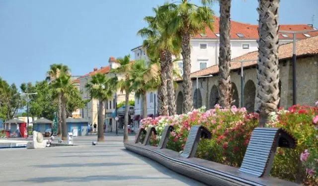 Captain's Cabin 아파트