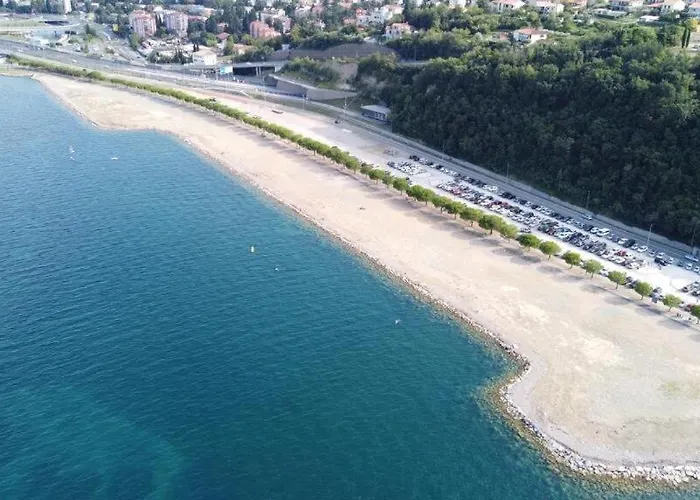 Captain's Cabin 아파트