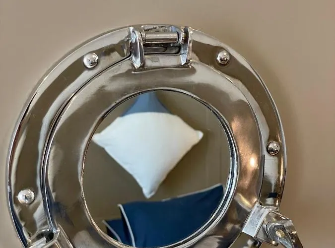 Captain's Cabin 아파트